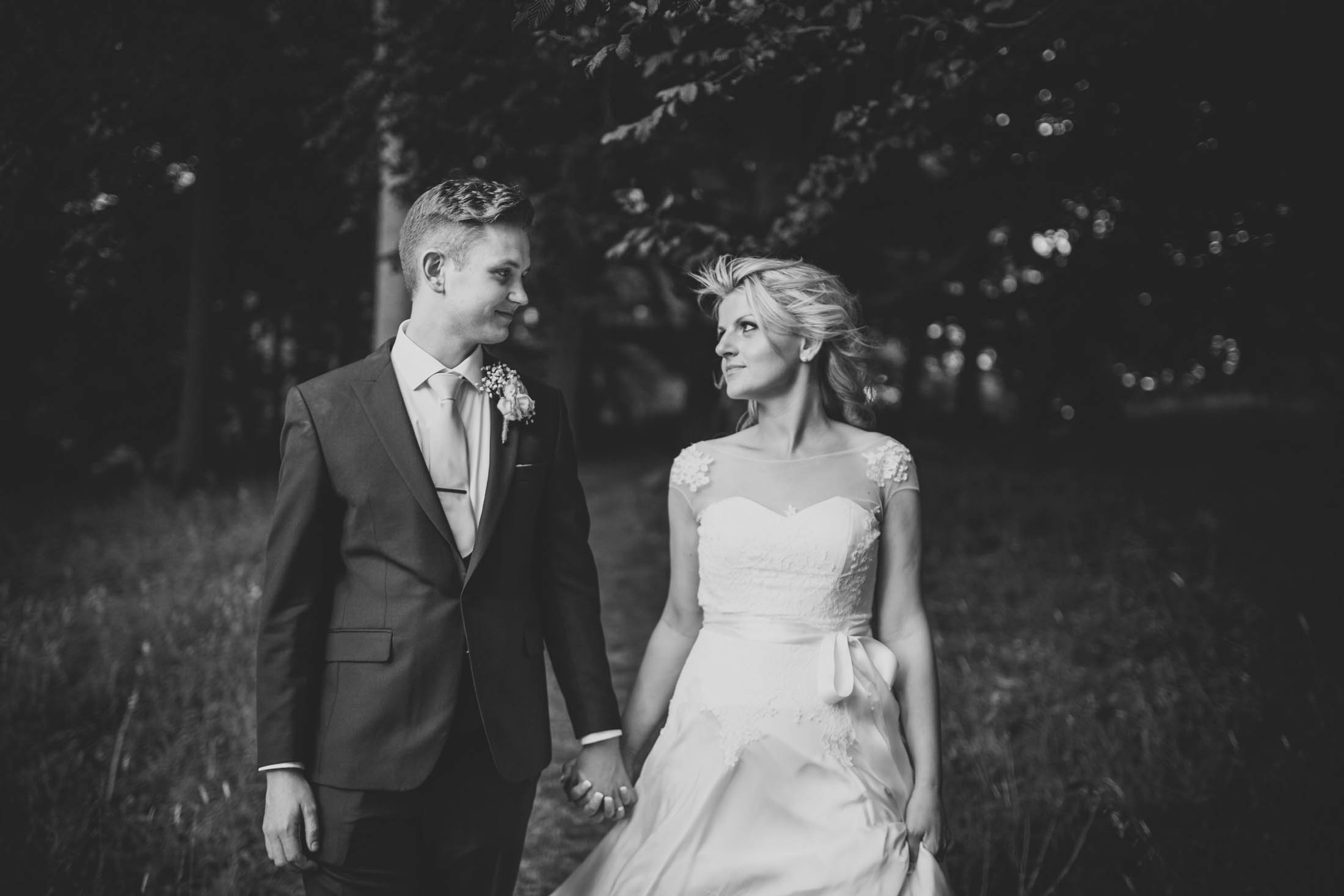 stunning wedding photos at comberemere abbey